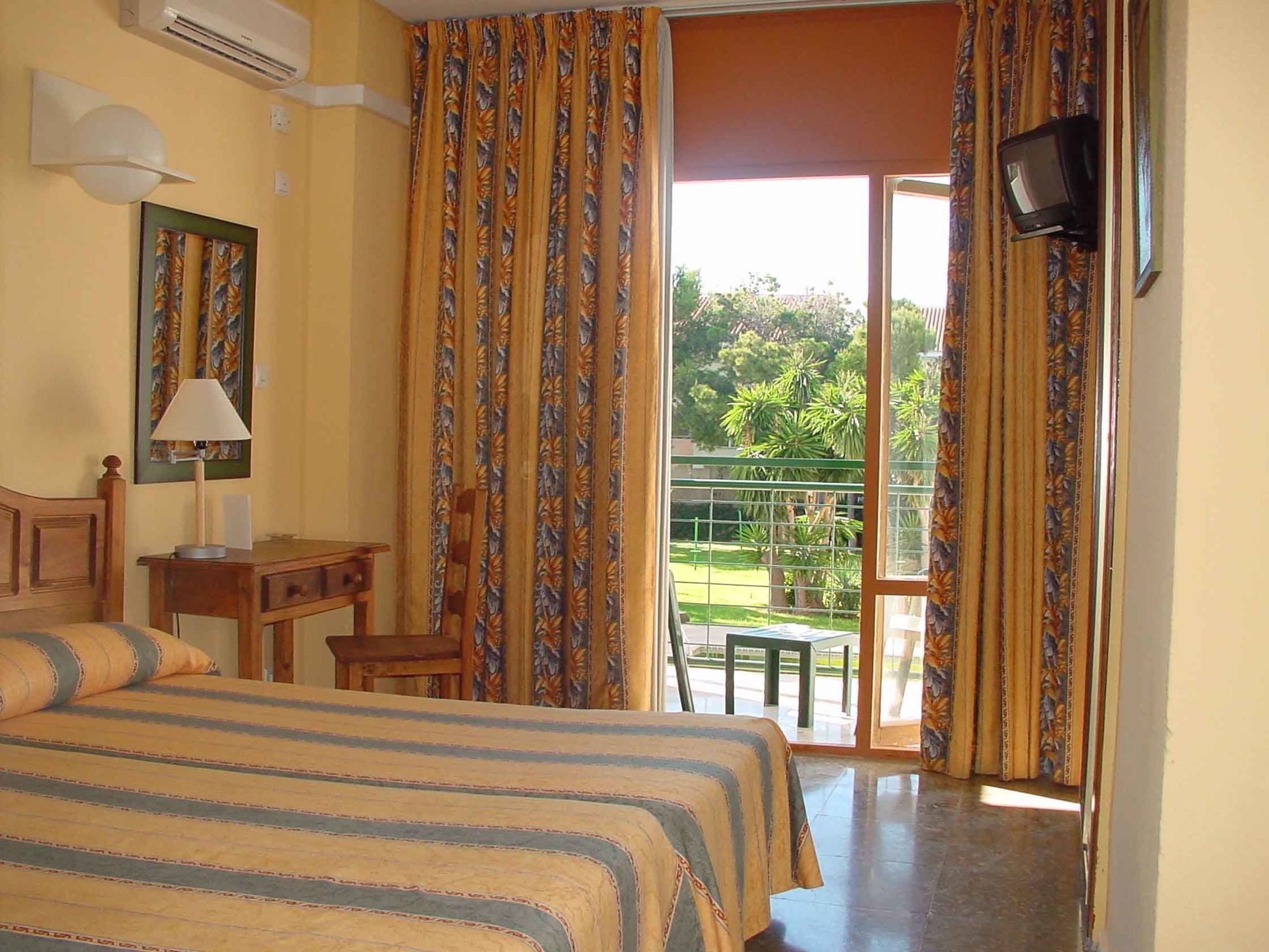 Thb San Fermin Hotel Benalmadena Ngoại thất bức ảnh